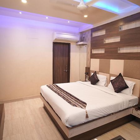 Hotel Rajkamal Near Varanasi Railway Station Εξωτερικό φωτογραφία