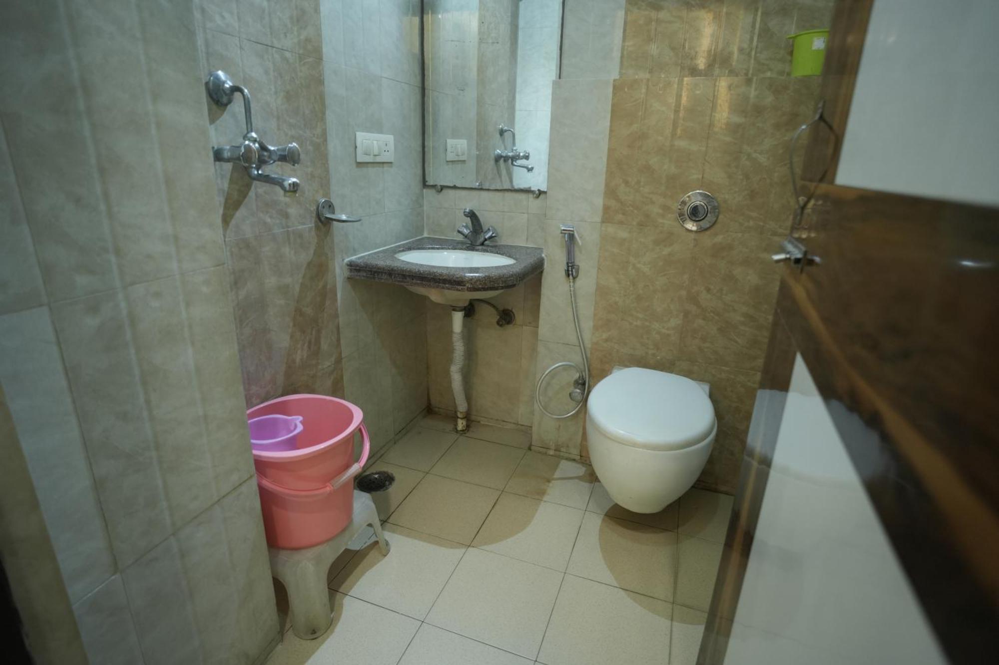 Hotel Rajkamal Near Varanasi Railway Station Εξωτερικό φωτογραφία