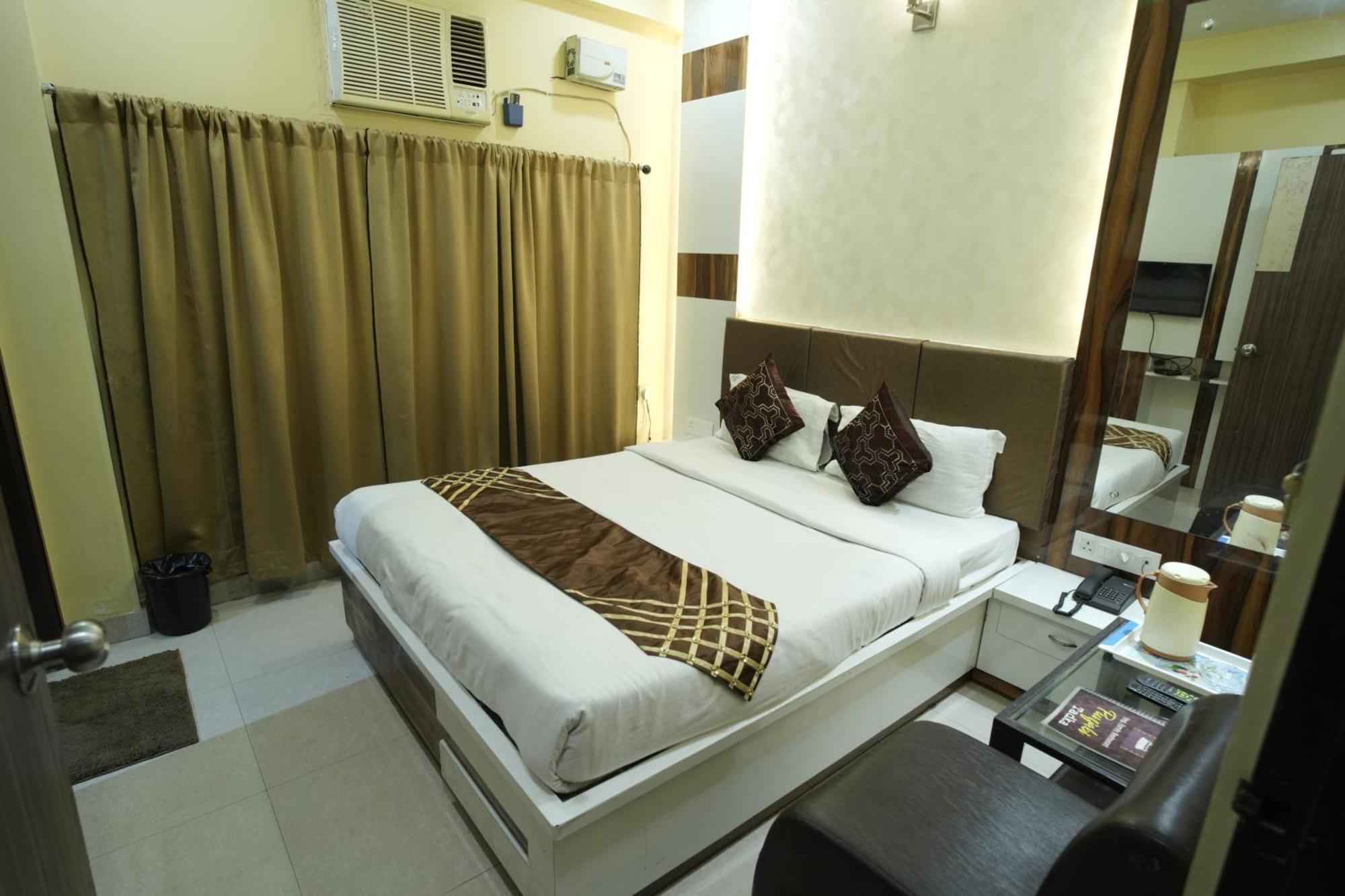 Hotel Rajkamal Near Varanasi Railway Station Εξωτερικό φωτογραφία
