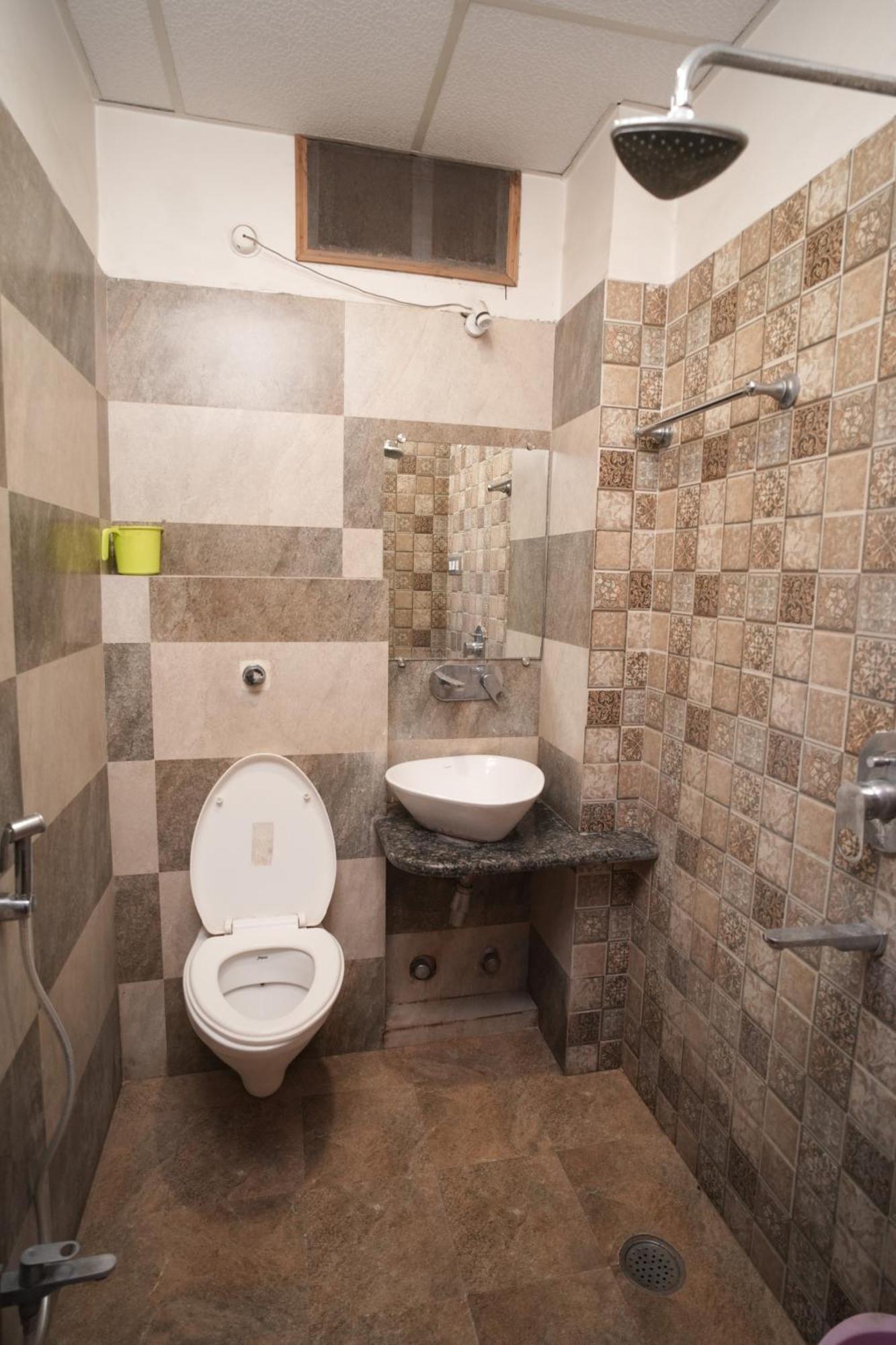 Hotel Rajkamal Near Varanasi Railway Station Εξωτερικό φωτογραφία