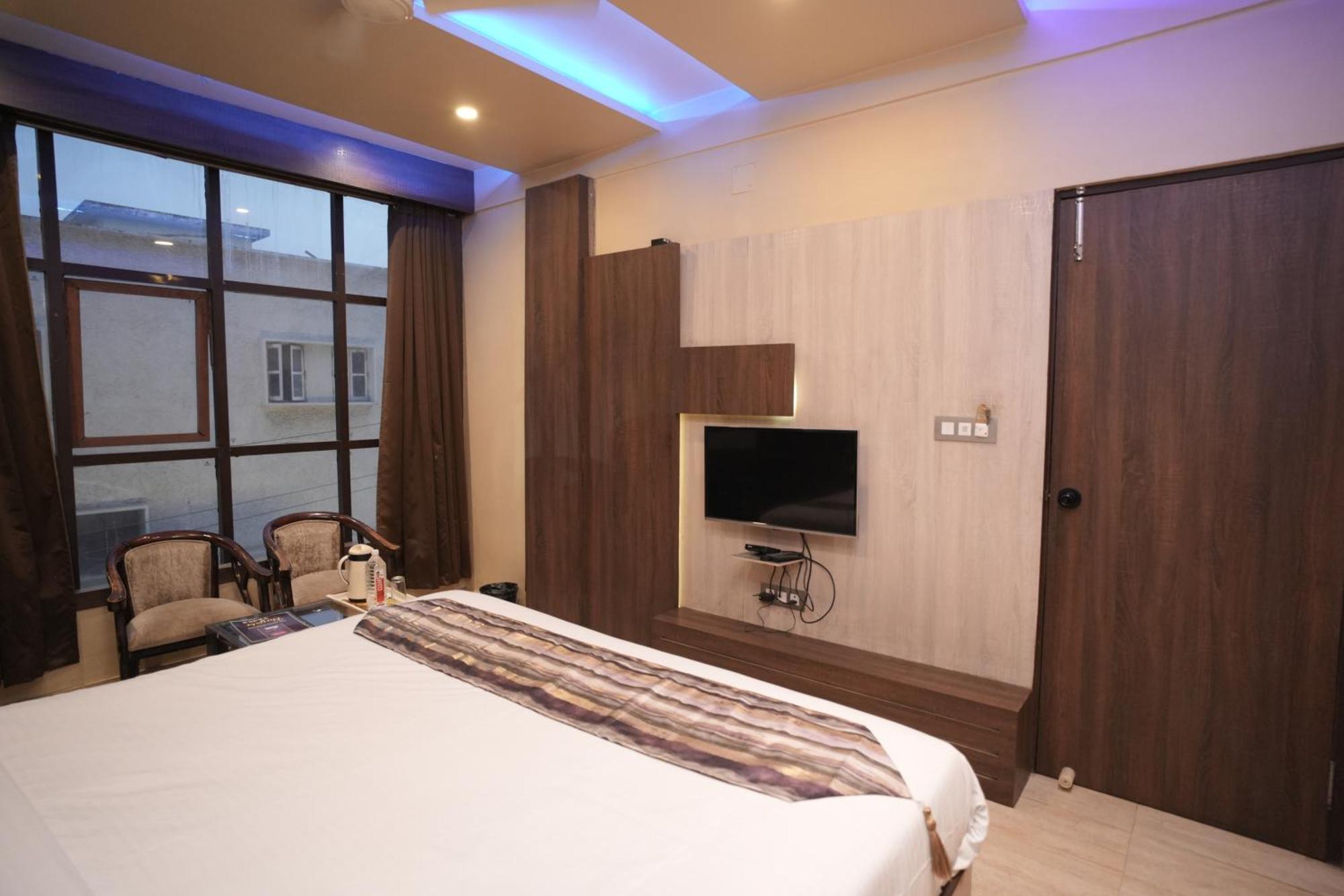 Hotel Rajkamal Near Varanasi Railway Station Εξωτερικό φωτογραφία