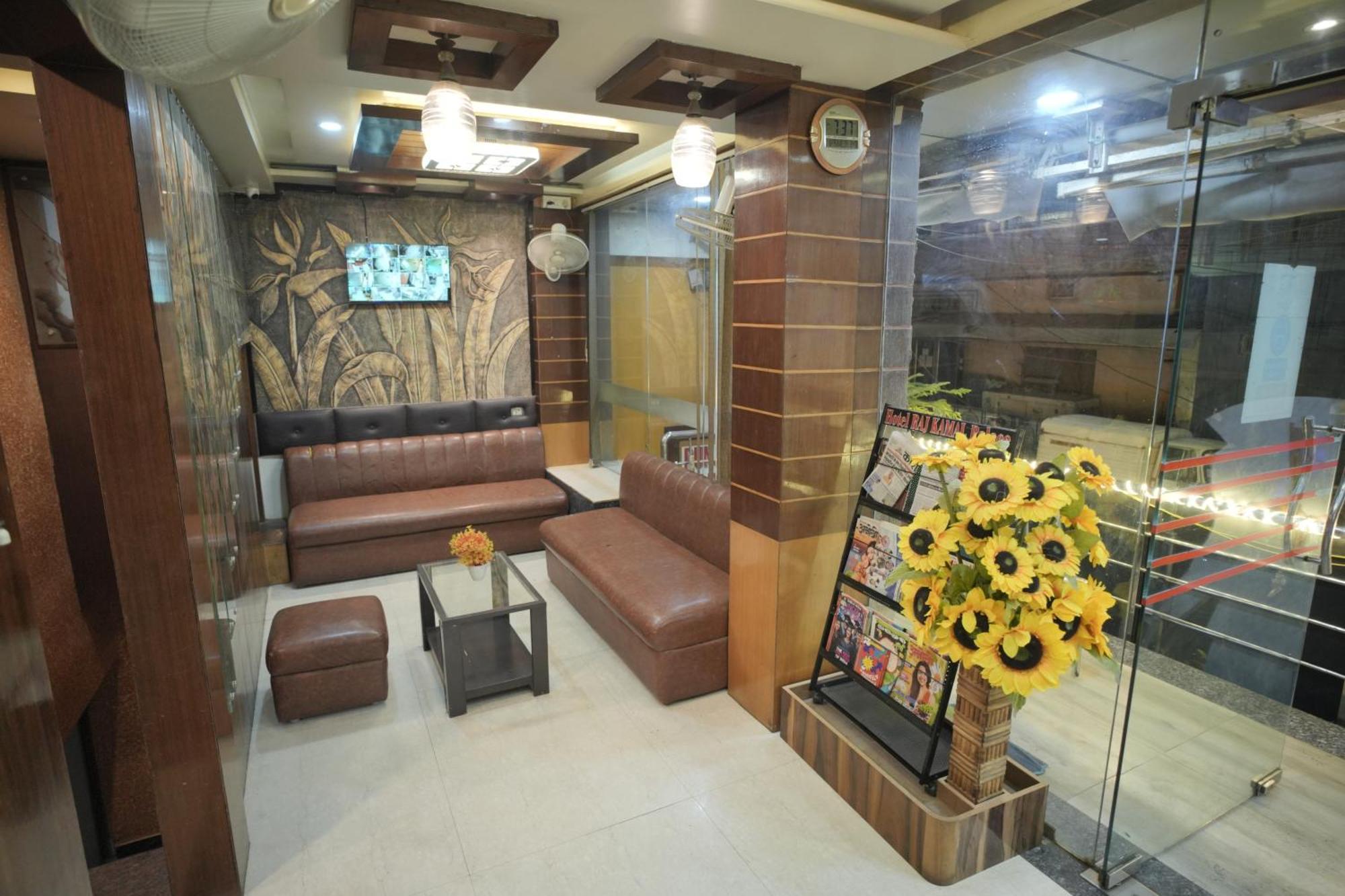 Hotel Rajkamal Near Varanasi Railway Station Εξωτερικό φωτογραφία