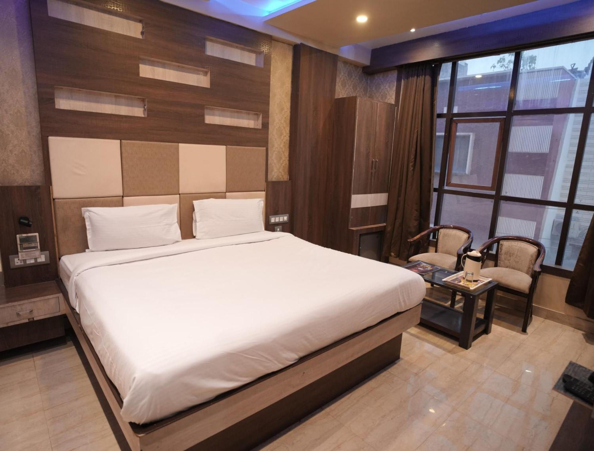 Hotel Rajkamal Near Varanasi Railway Station Εξωτερικό φωτογραφία